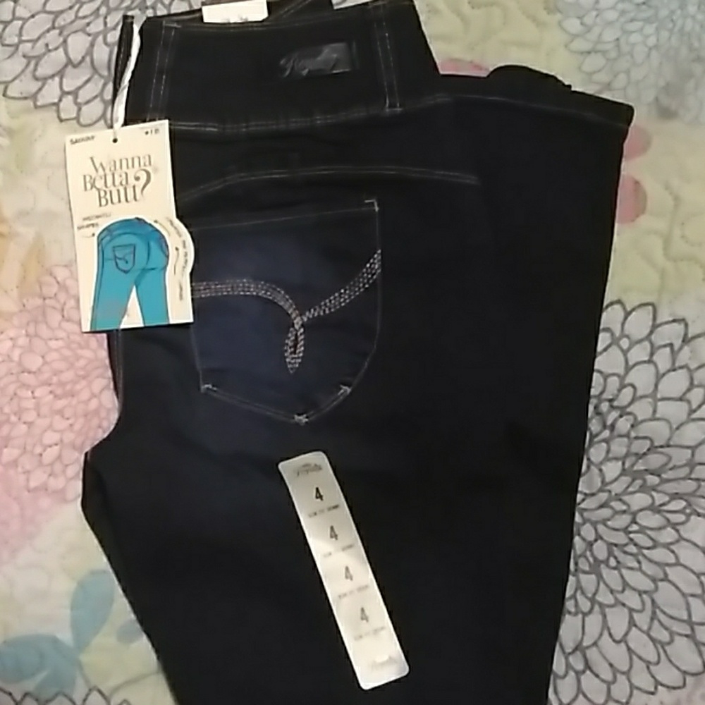 Jrs Wanna Betta Butt jeans.
